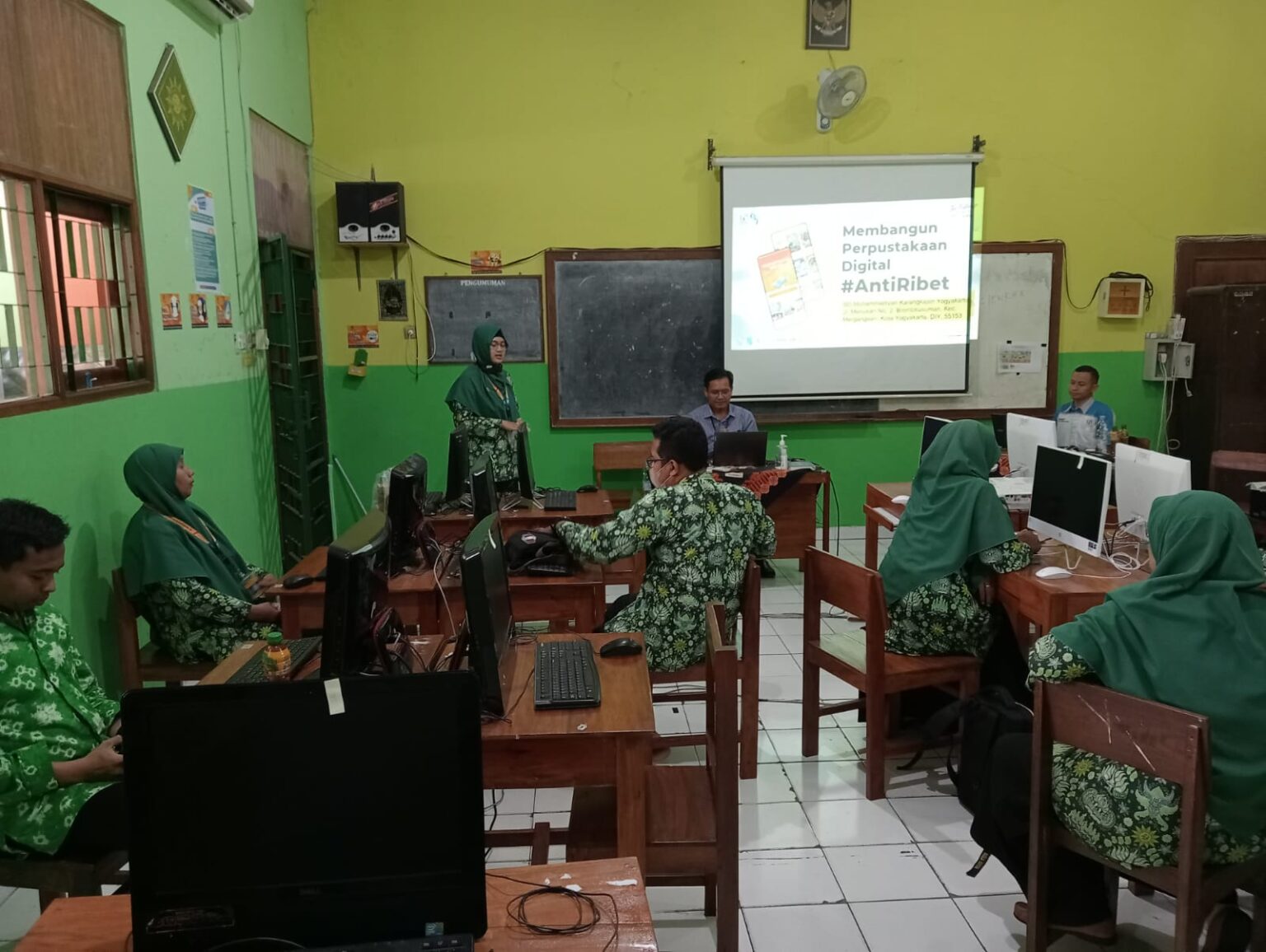 Workshop Perpuskita di SMA Muhammadiyah Karangkajen 1 dan SMA Muhammadiyah Karangkajen 2